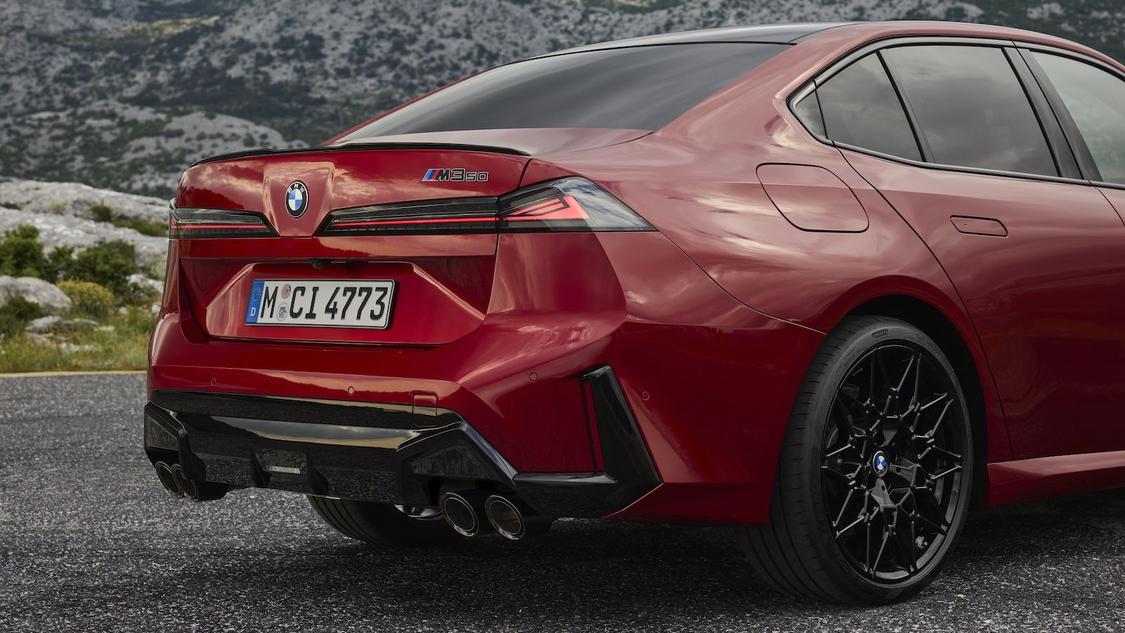 Νέα BMW Σειρά 3: Υβριδική ή ηλεκτρική με έως 912 χλμ. αυτονομία